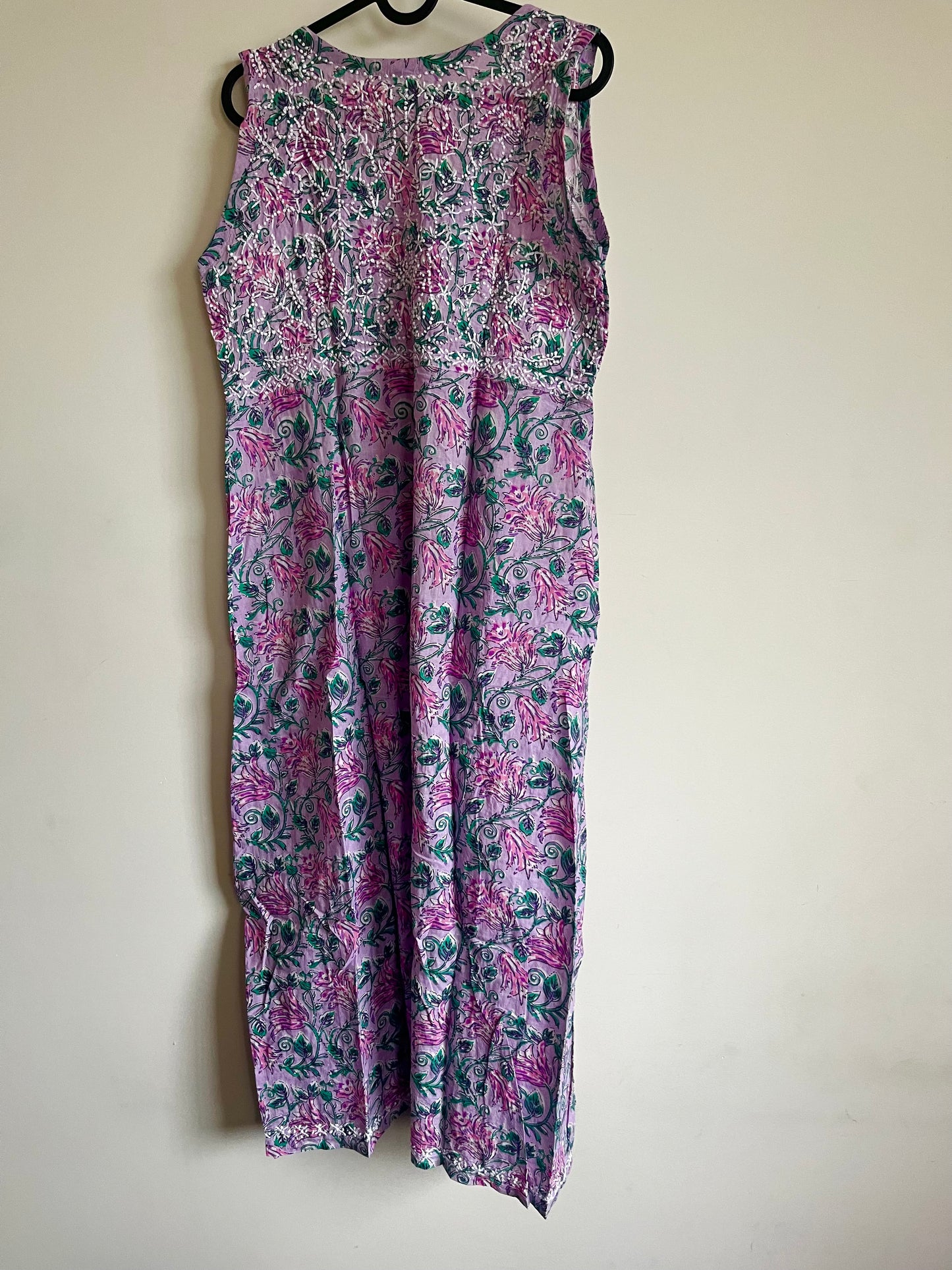 Sleeveless Aliya cut dress (with work on front and back) - Lavender Smera