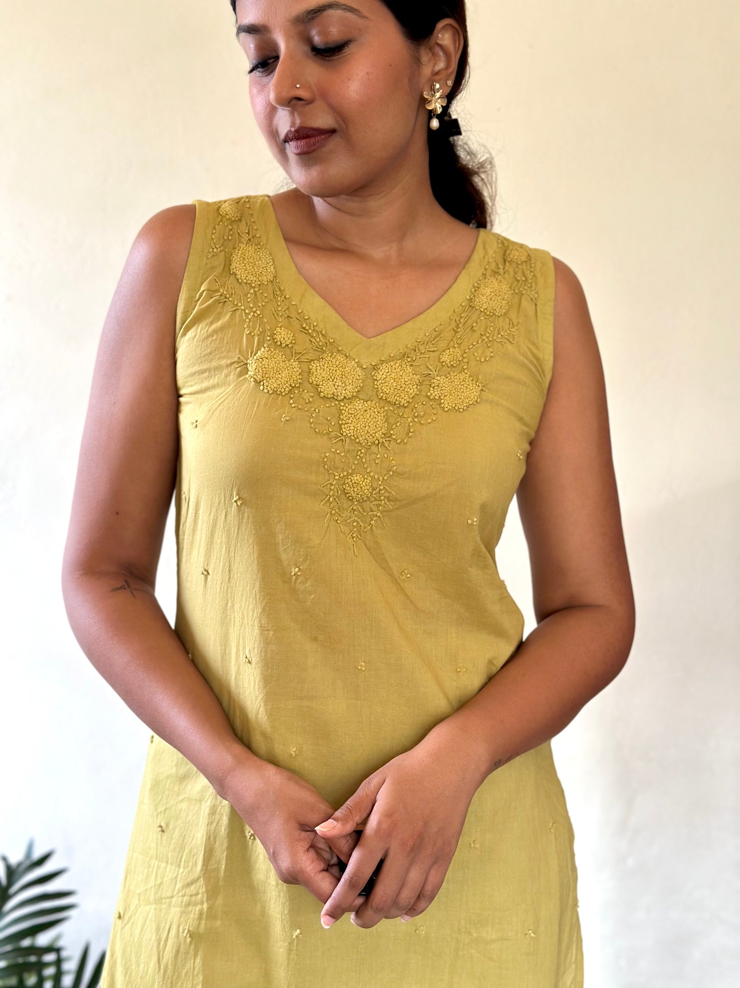 Sleeveless Straight Kurti and pant - Lime Yellow