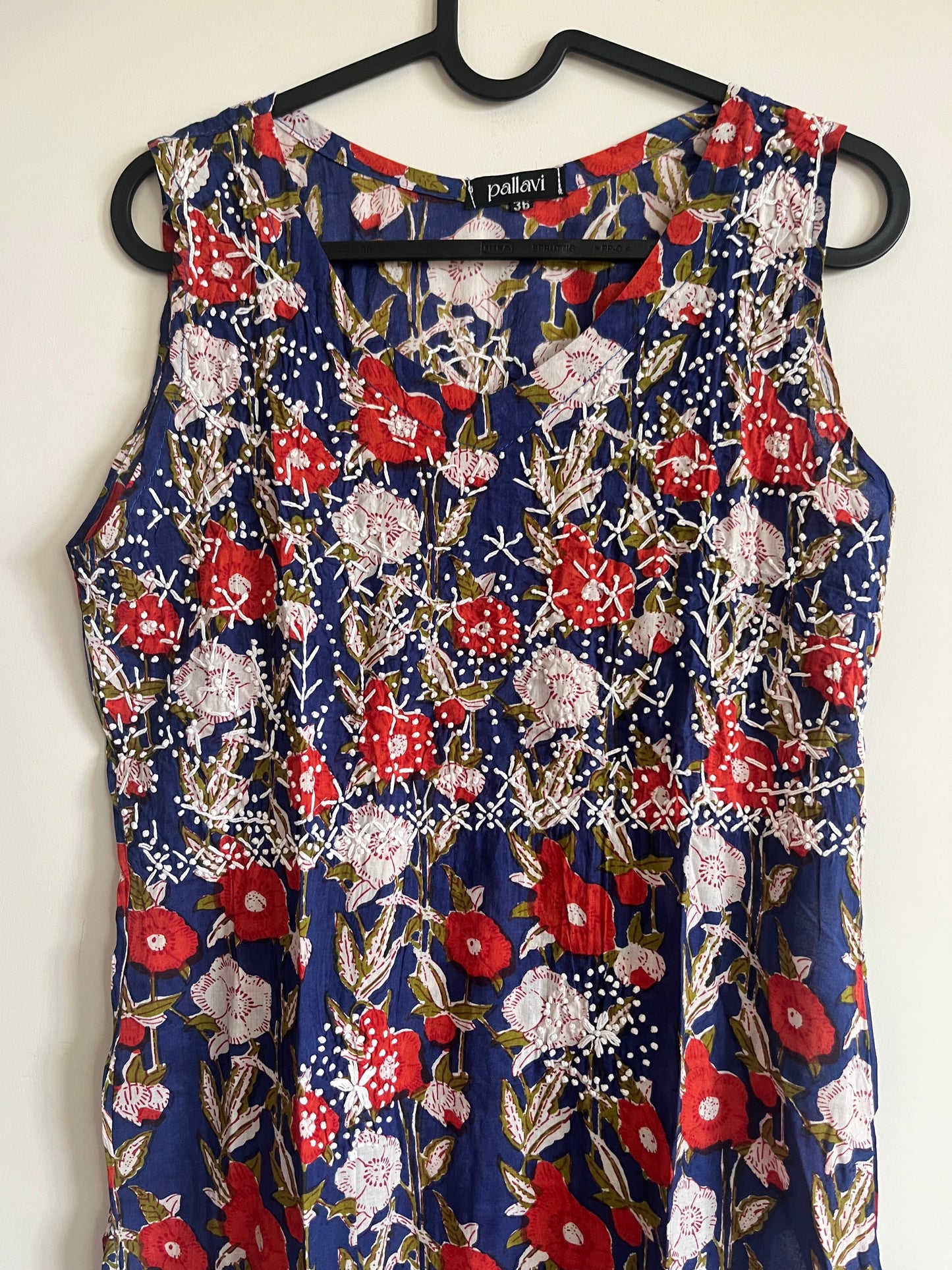 Straight Kurti Sleeveless - Floral White Red