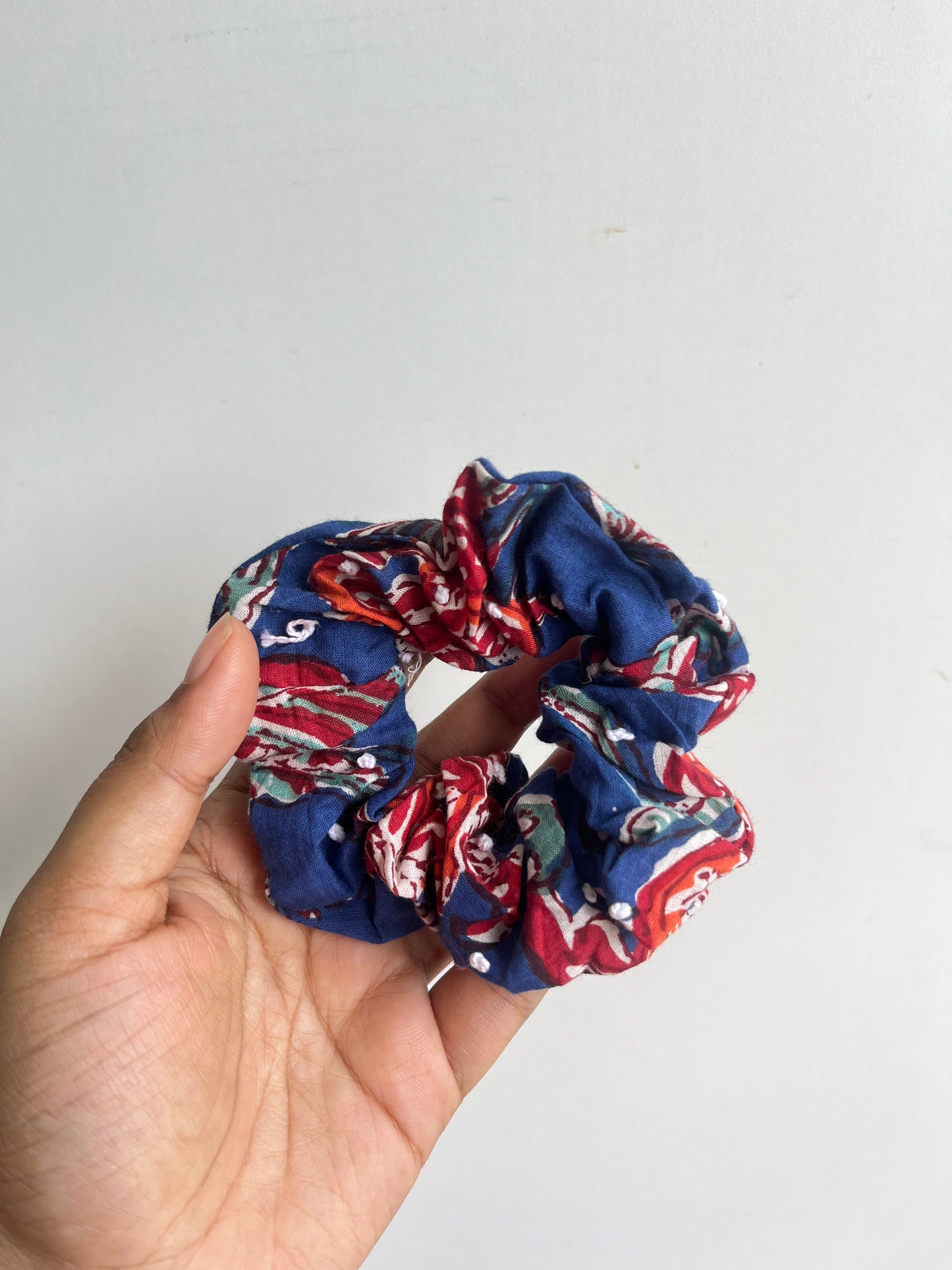 Frenchknot Scrunchy