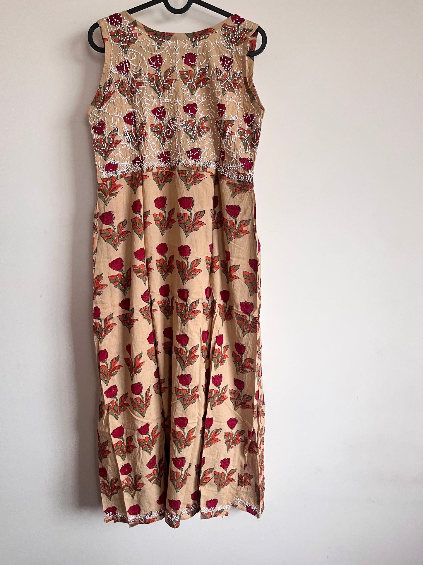 Sleeveless Aliya cut dress (with work on front and back) - Scarlette