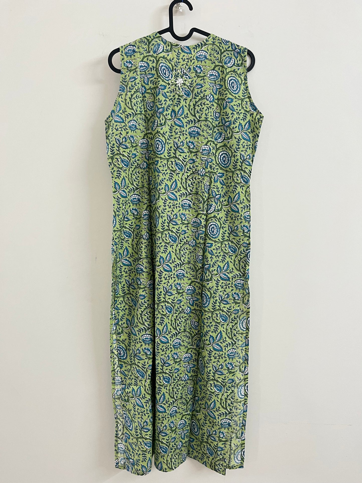 Straight Kurti Sleeveless - Floral Pista Green