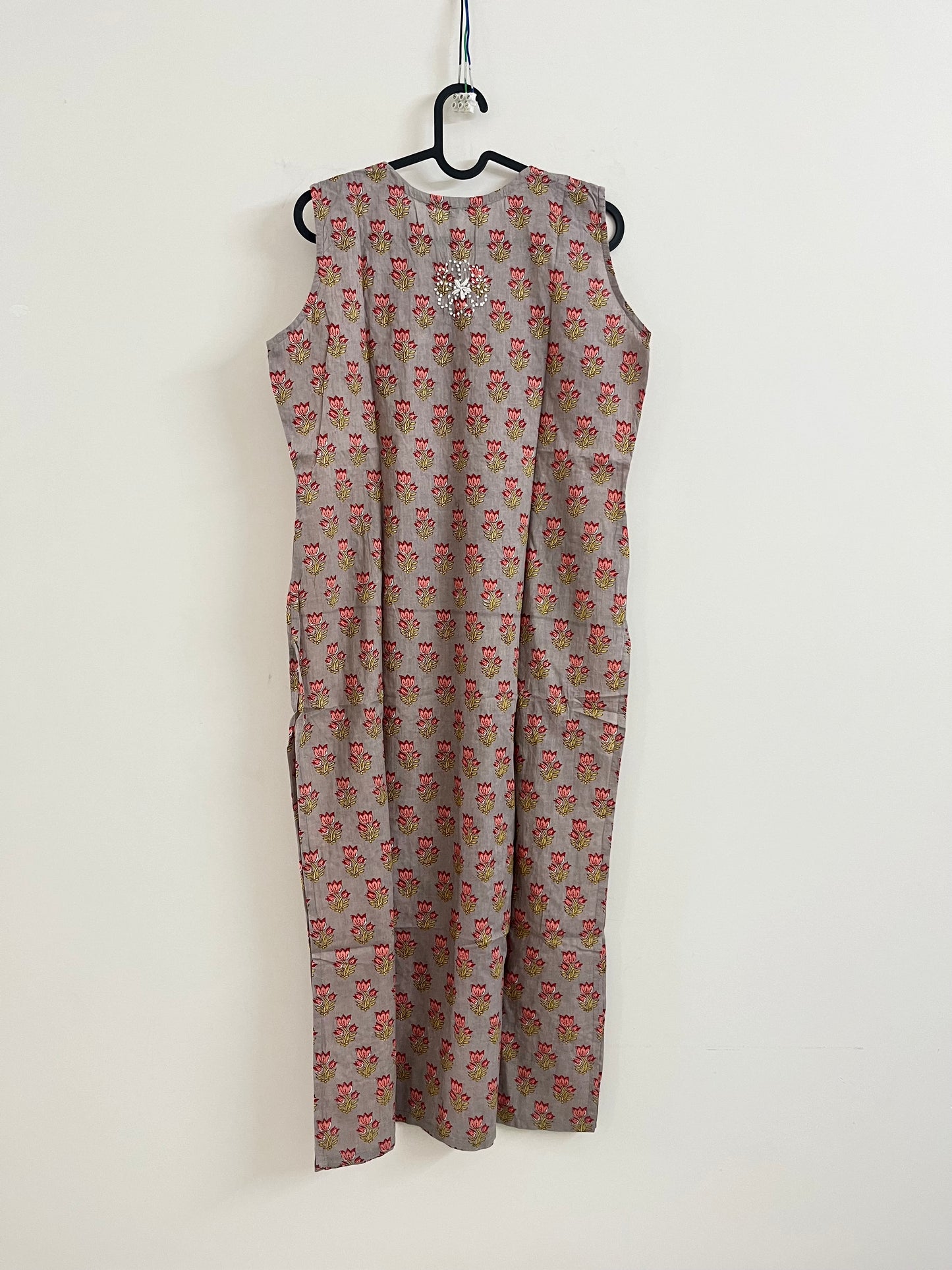 Straight Kurti Sleeveless - Grey Red block