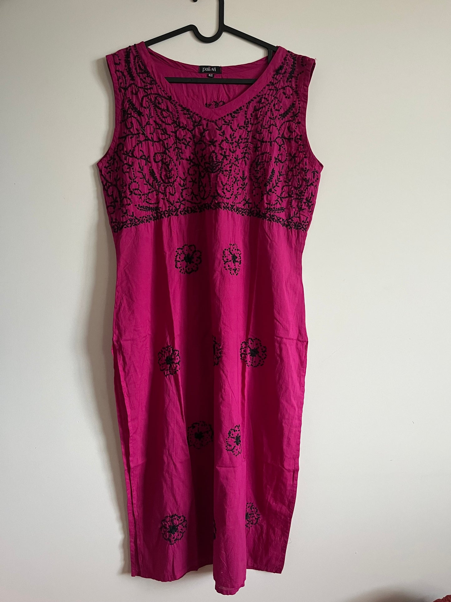 Sleeveless Straight kurti - Black knots on Hot Pink