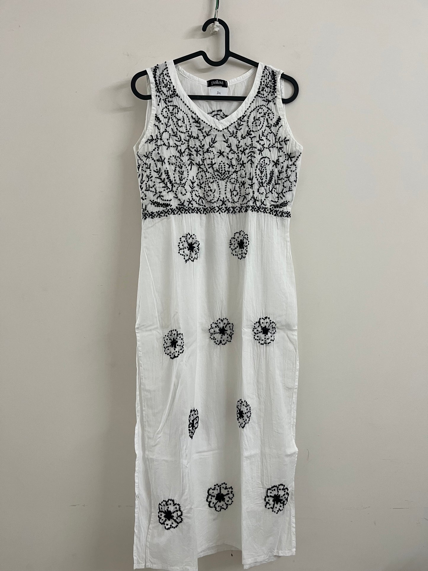 Sleeveless Straight kurti PRE-ORDER - Black knots on White