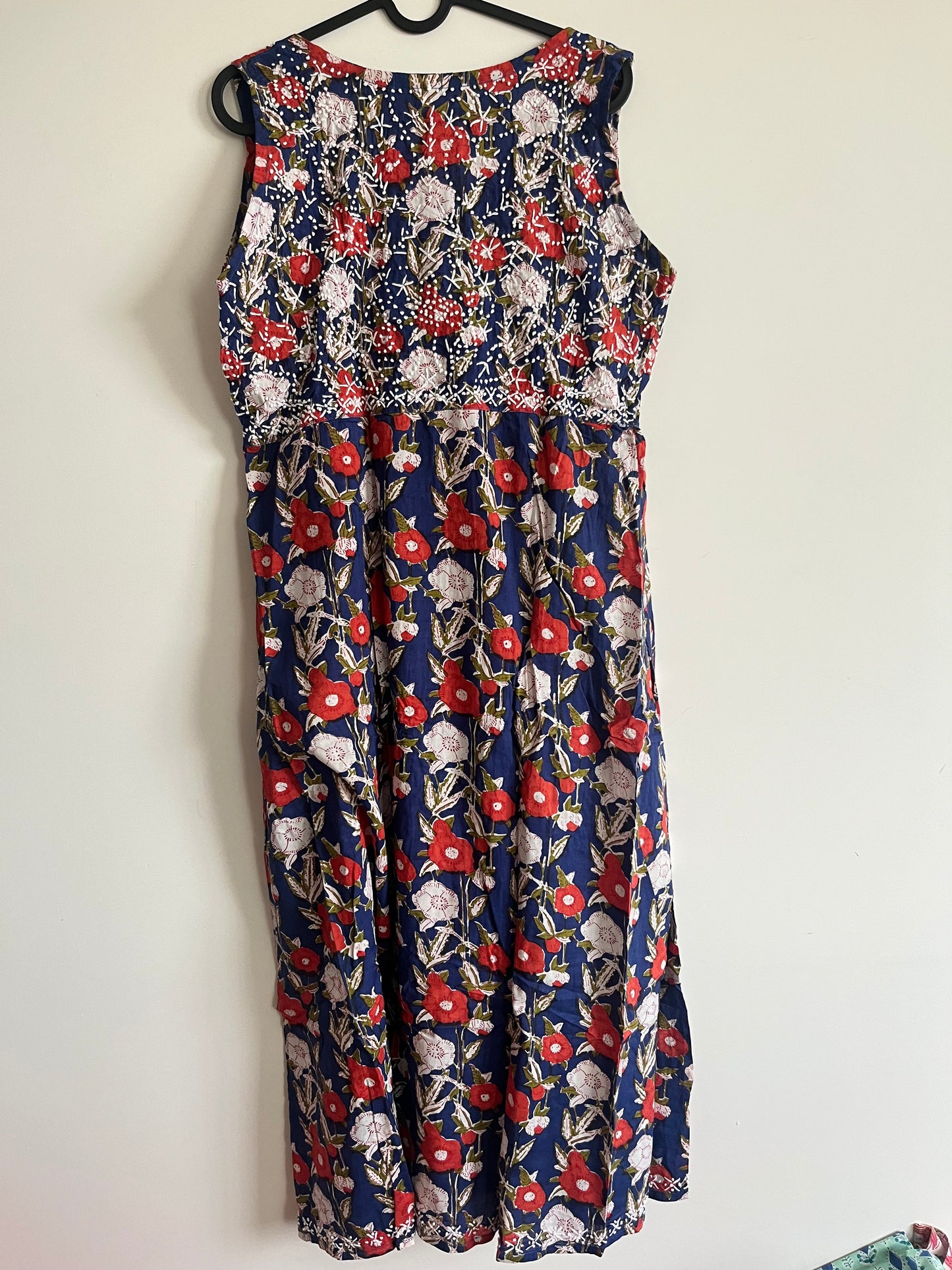 Sleeveless Aliya cut dress (with work on front and back) - Floral White Red
