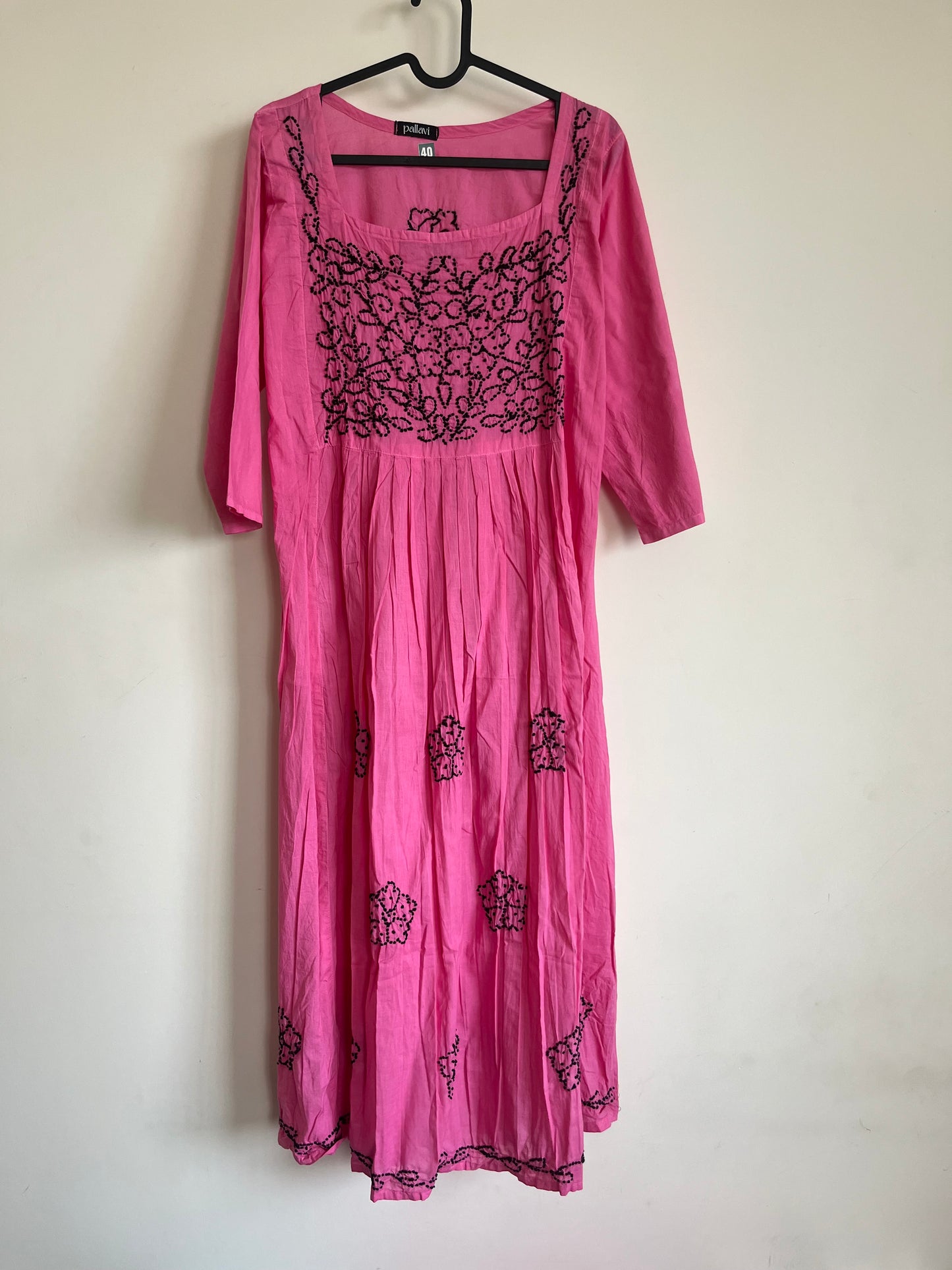 Pleated dress -Black knots on Dusty Pink