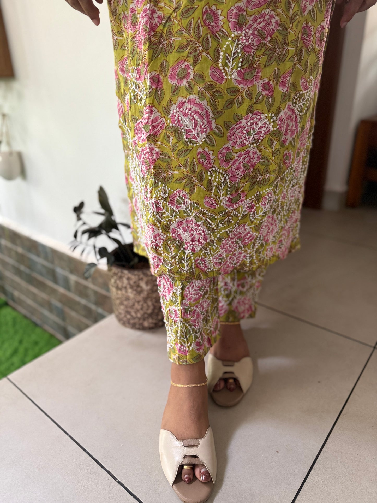 Printed Pants - Pinkcurrent