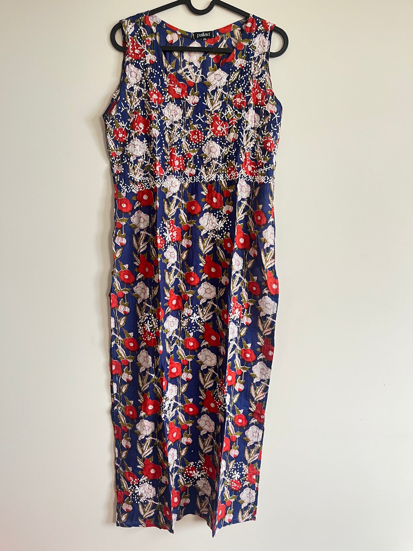 Straight Kurti Sleeveless - Floral White Red