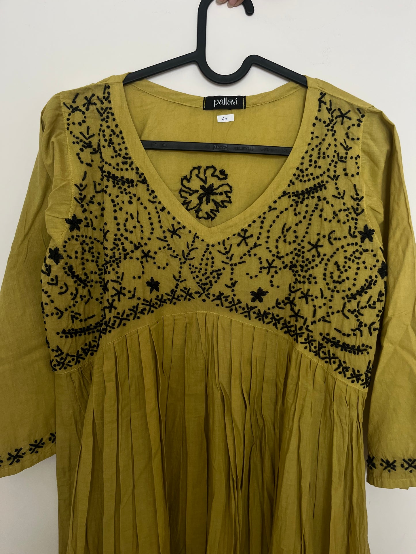 Aliyacut PRE-ORDER - Black knots on Lime Yellow