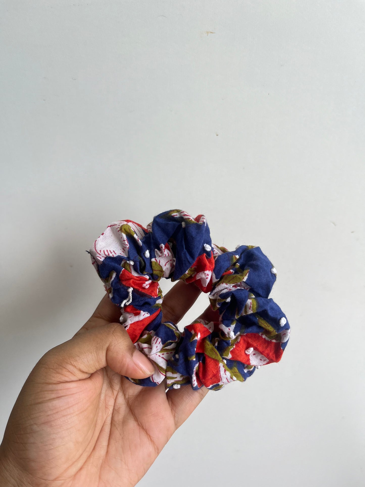 Frenchknot Scrunchy