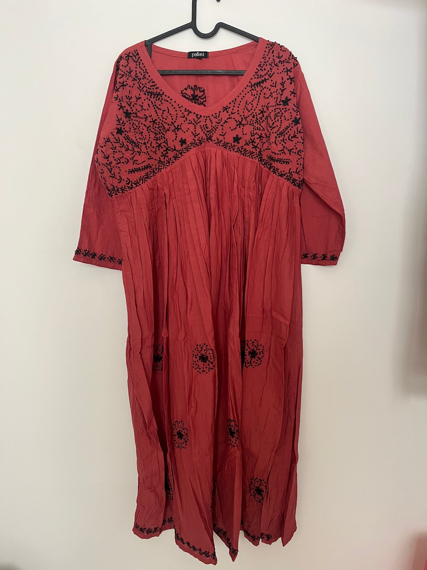 Aliyacut PRE-ORDER - Black knots on Pastel Red