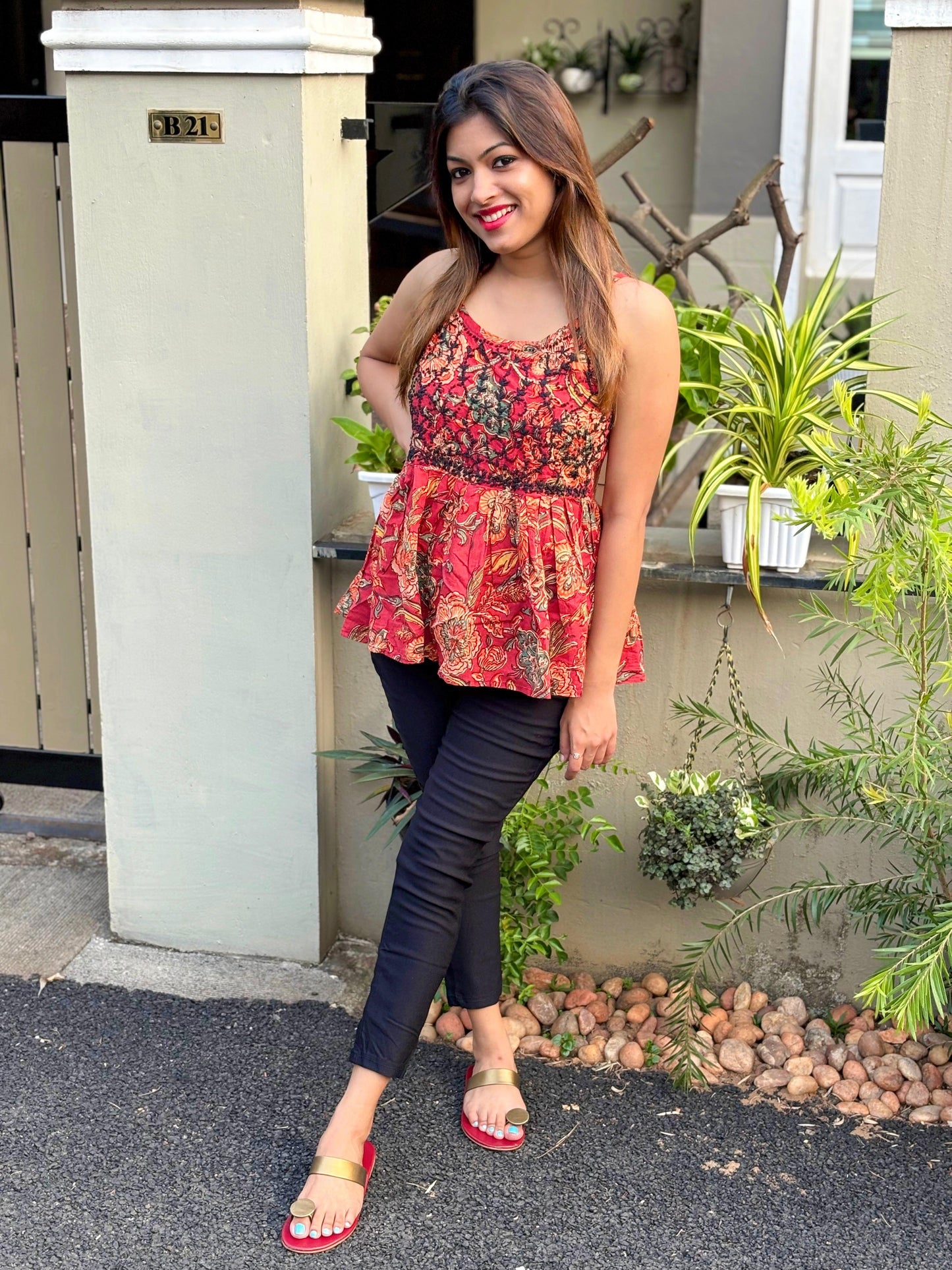 Flared Short Top - Floral Red Black