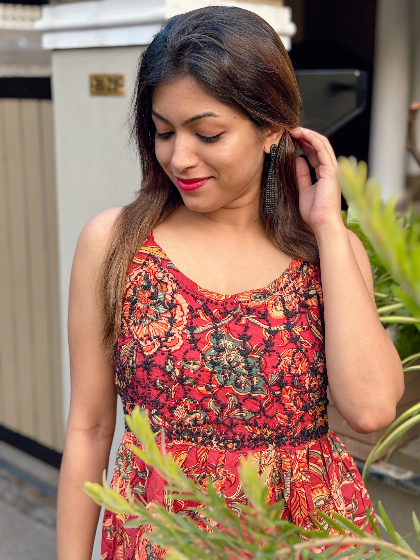 Flared Short Top - Floral Red Black