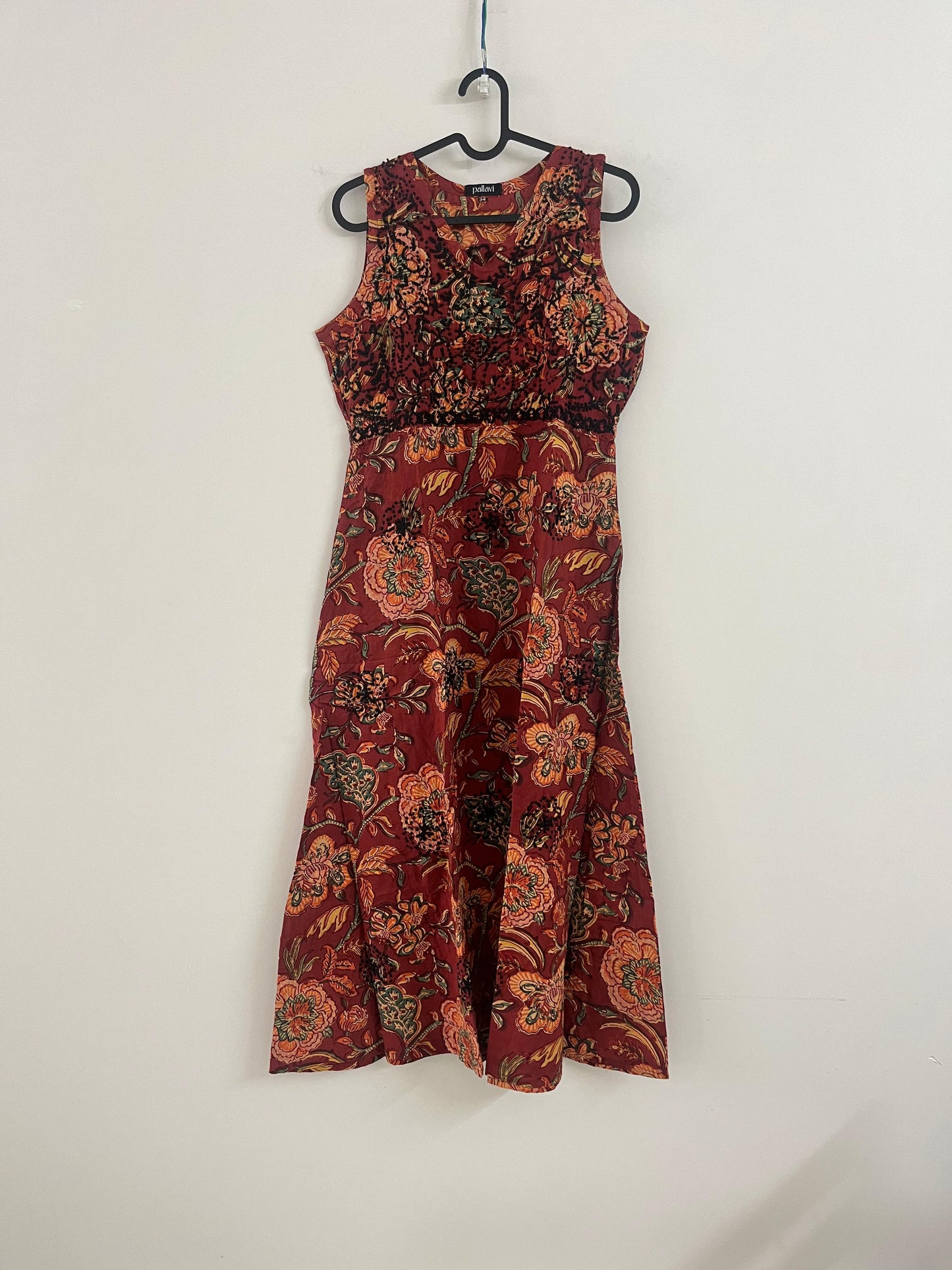 Sleeveless A-line Dress - Floral Red Black