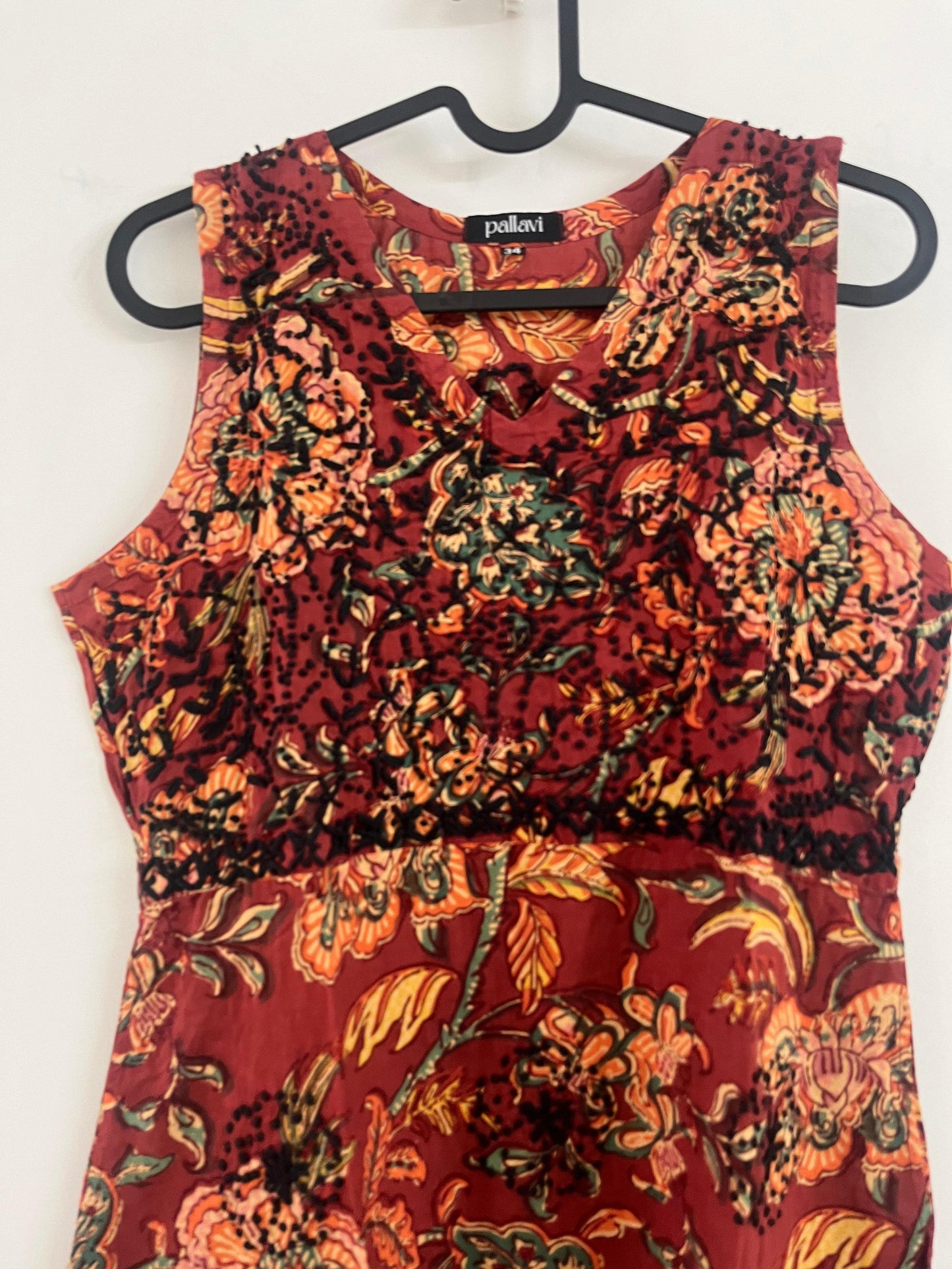 Sleeveless A-line Dress - Floral Red Black