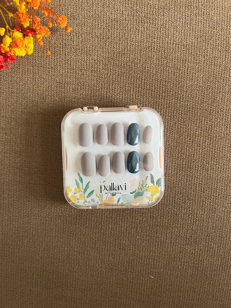 Oval - Press on Nails