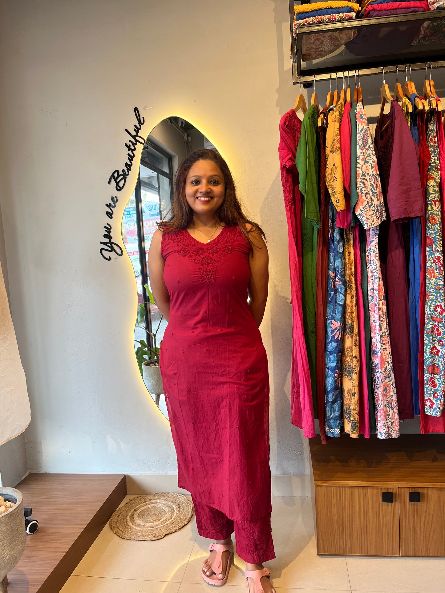Sleeveless Straight Kurti and pant - Red