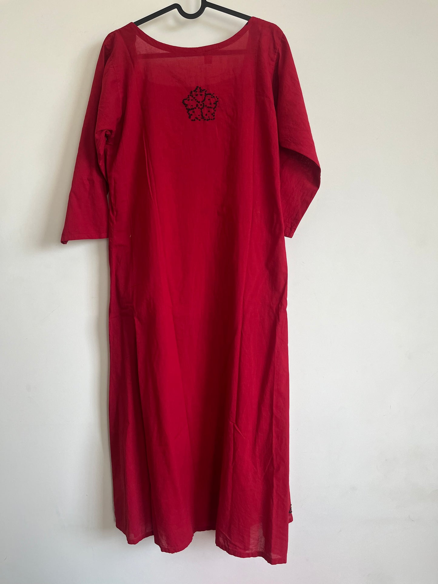 Pleated dress -Black knots on Red