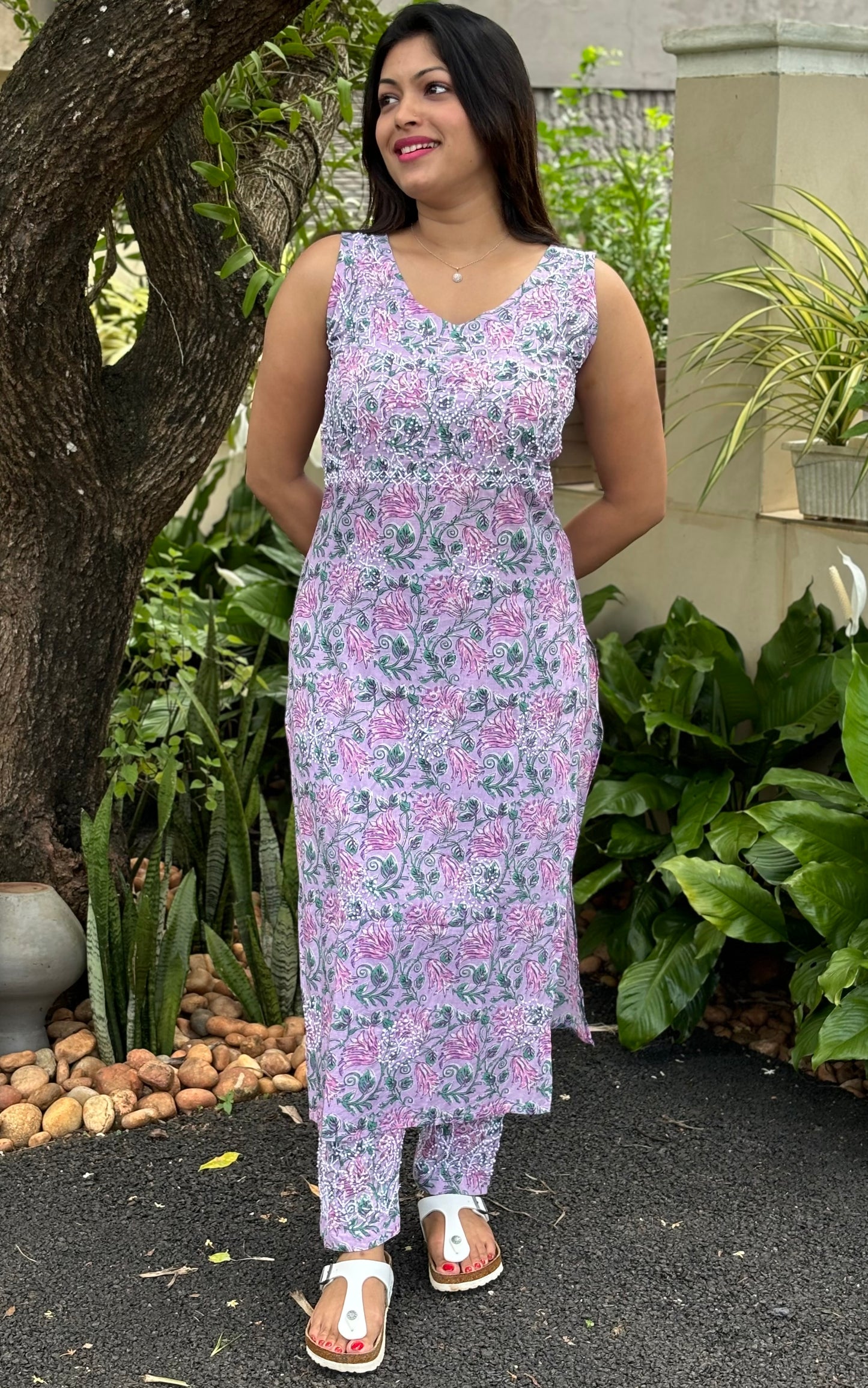 Straight Kurti and pant (Sleeveless) PRE-ORDER - Lavender Smera