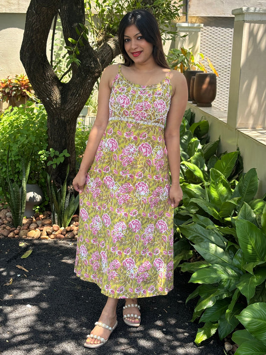 Sleeveless A-line Dress  PRE-ORDER - Pinkcurrent