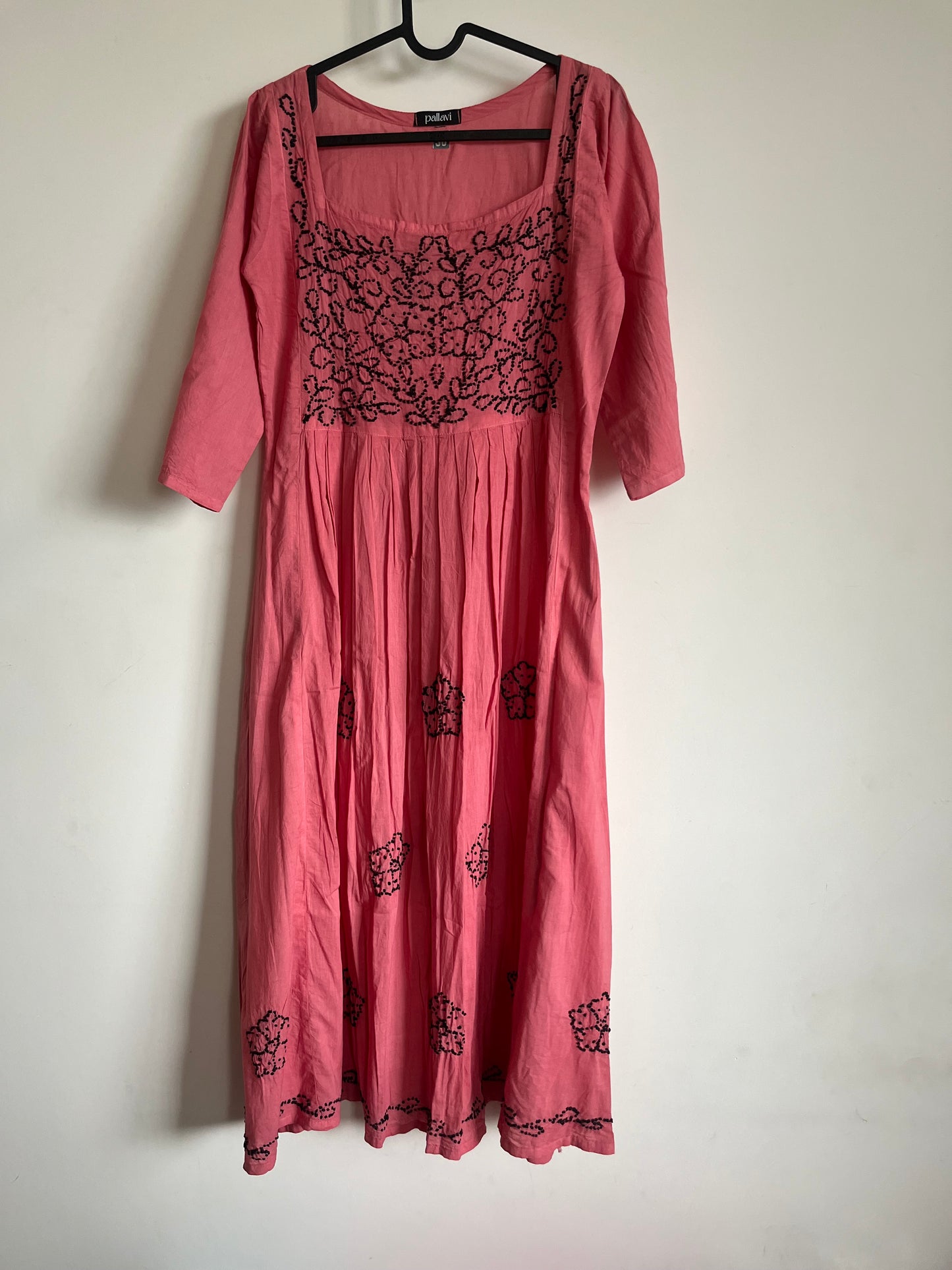 Pleated dress -Black knots on Nude Pink