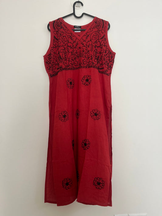 MONOCHROME Sleeveless Straight kurti - Brick Red