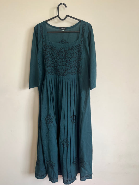 Pleated dress -Black knots on Midnight Blue