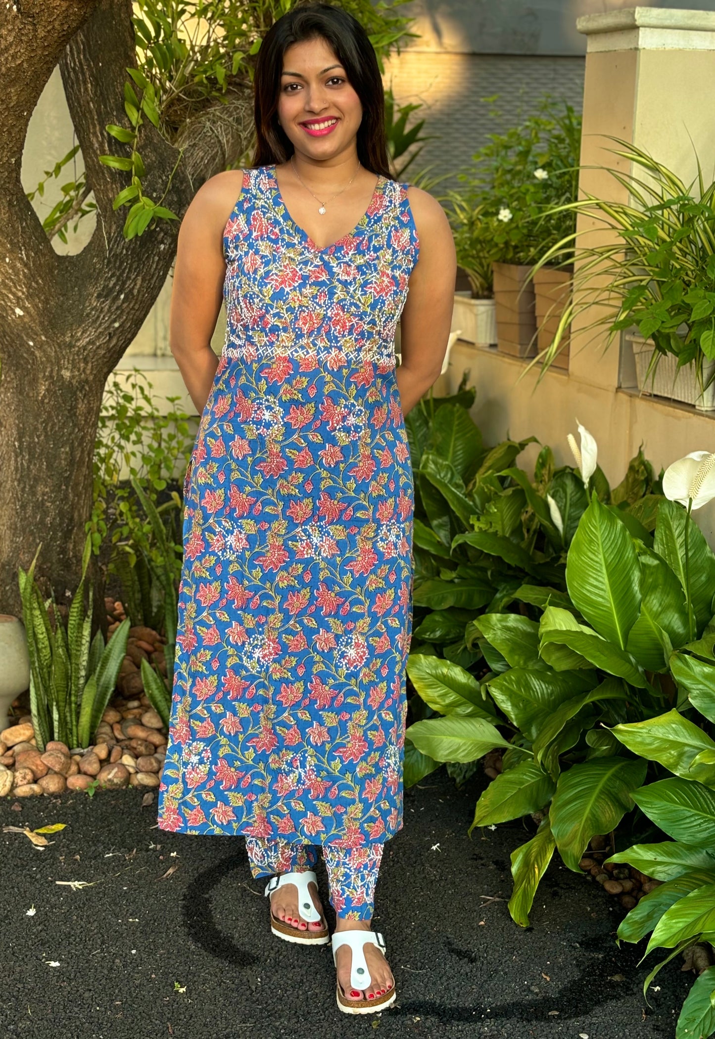 Sleeveless Straight Kurti PRE-ORDER - Nia