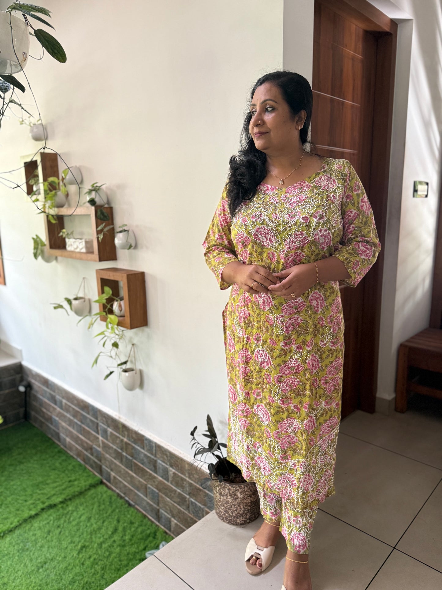 Straight Kurti - Pinkcurrent