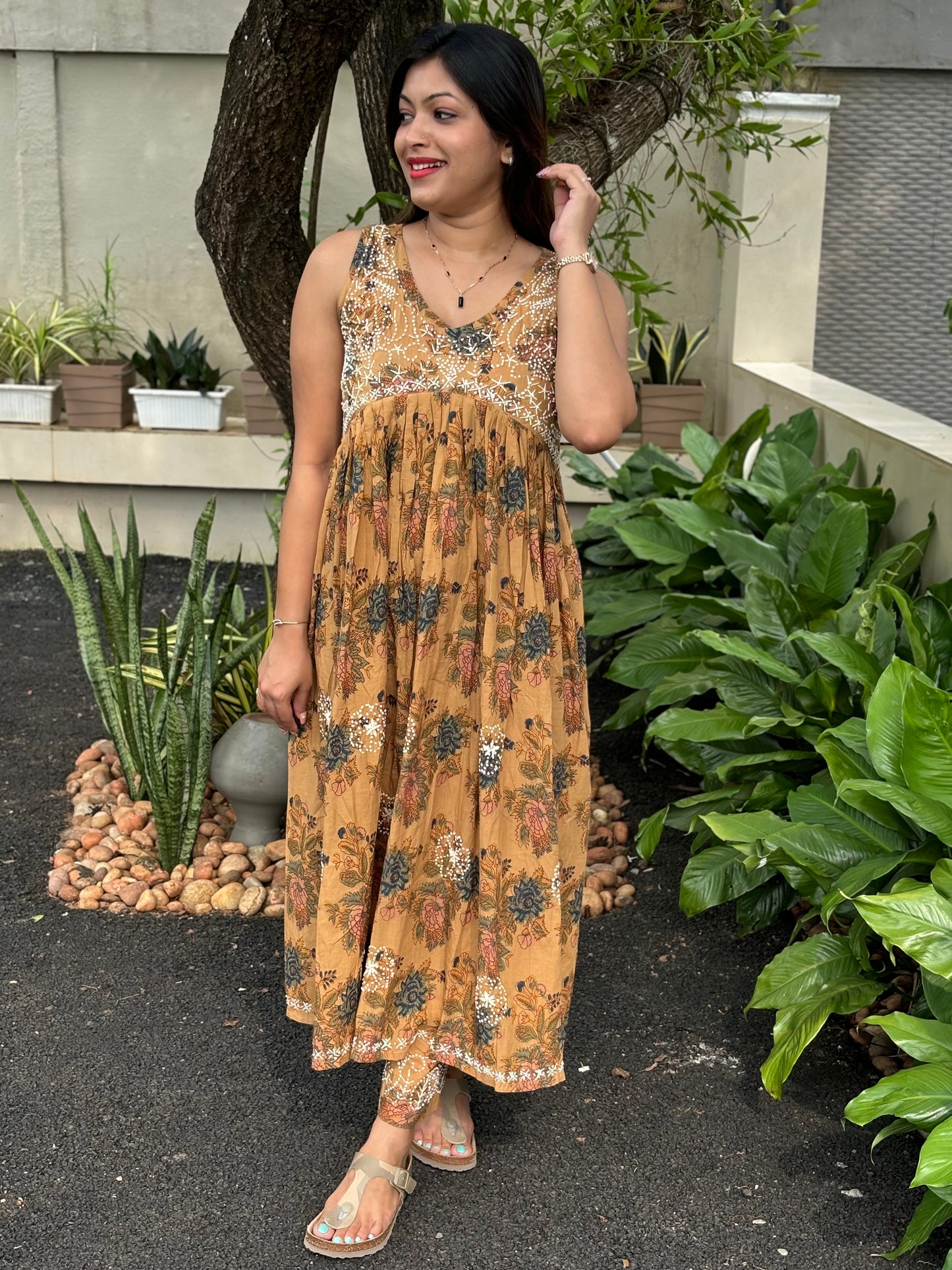 Sleeveless Aliya cut dress (with work on front and back) PRE-ORDER - Vanya