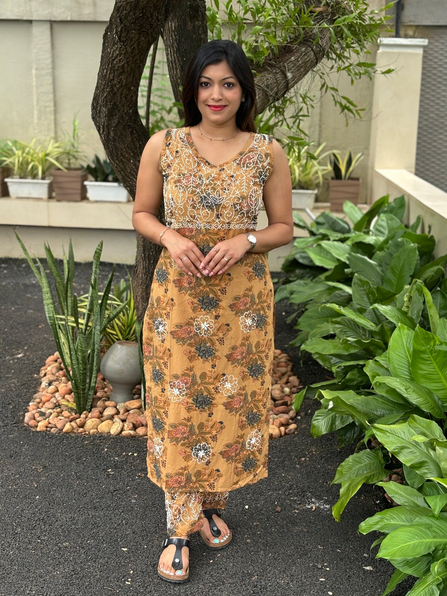 Straight Kurti and pant (Sleeveless) PRE-ORDER - Vanya