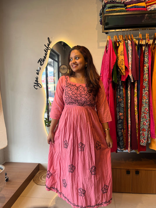 Pleated dress - Black knots on Nude Pink