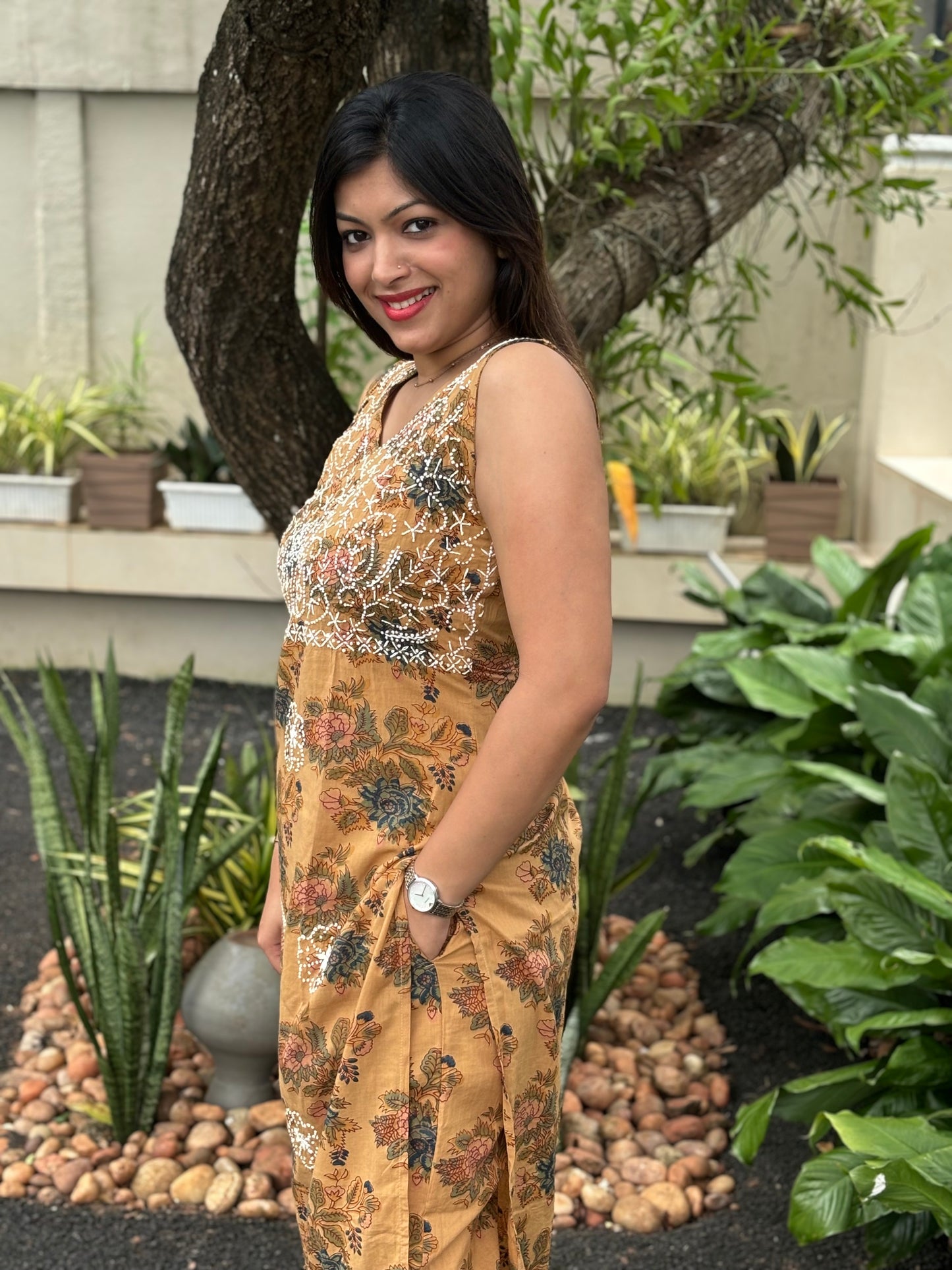 Straight Kurti and pant (Sleeveless) PRE-ORDER - Vanya