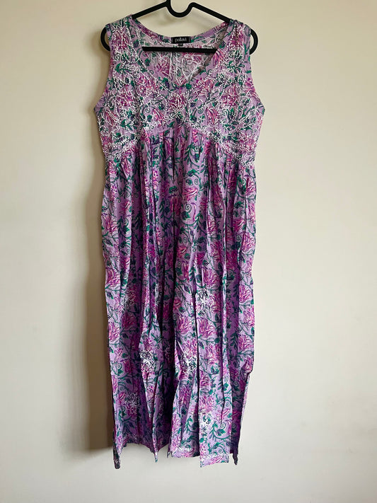 Sleeveless Aliya cut dress (with work on front and back) - Lavender Smera