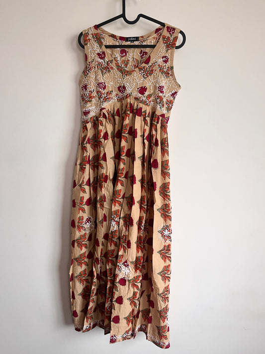 Sleeveless Aliya cut dress (with work on front and back) - Scarlette