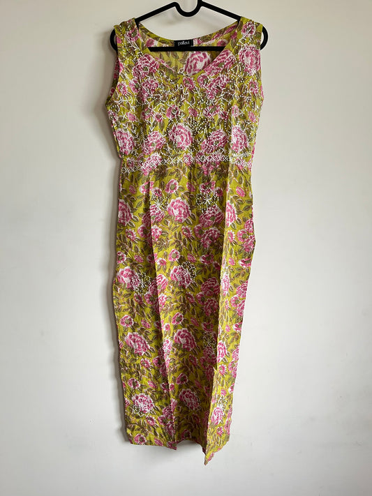 Straight Kurti Sleeveless - Pinkcurrent