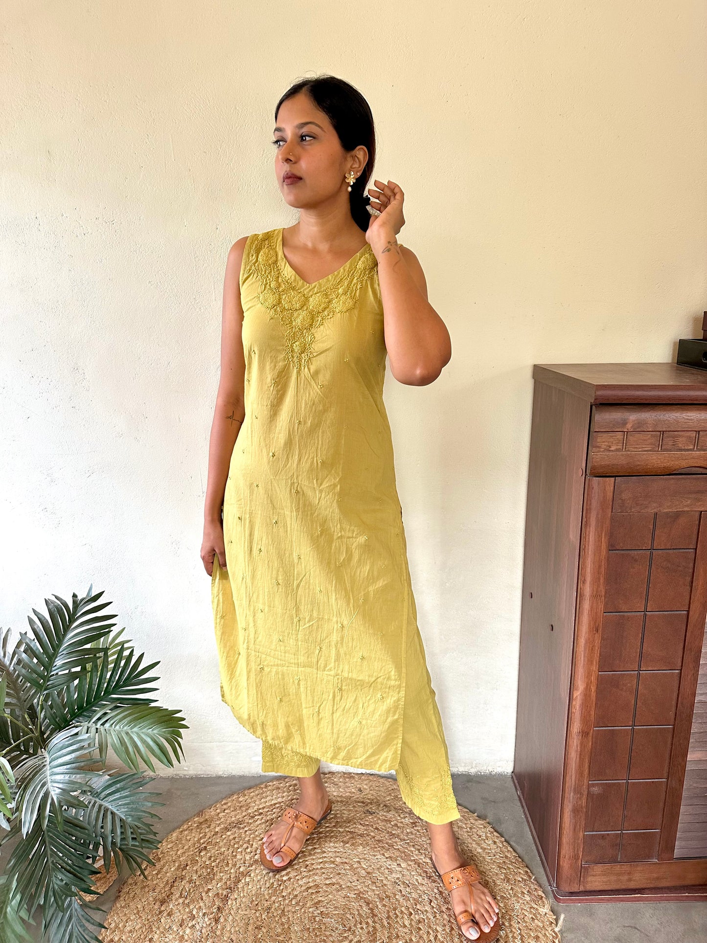Sleeveless Straight Kurti and pant - Lime Yellow