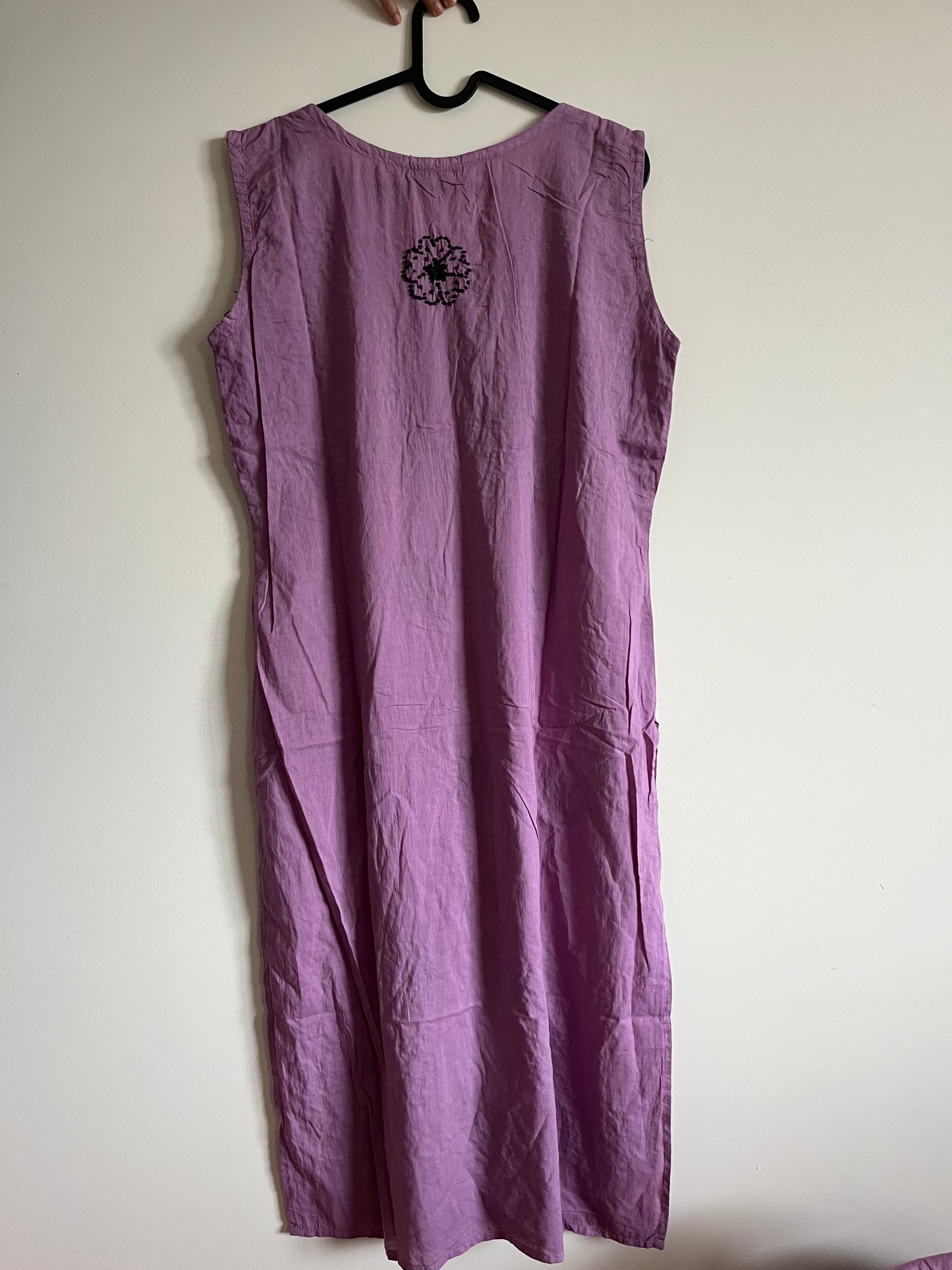 Sleeveless Straight Kurti and Pant (co-ord set) - Black knots on Pink Lavender