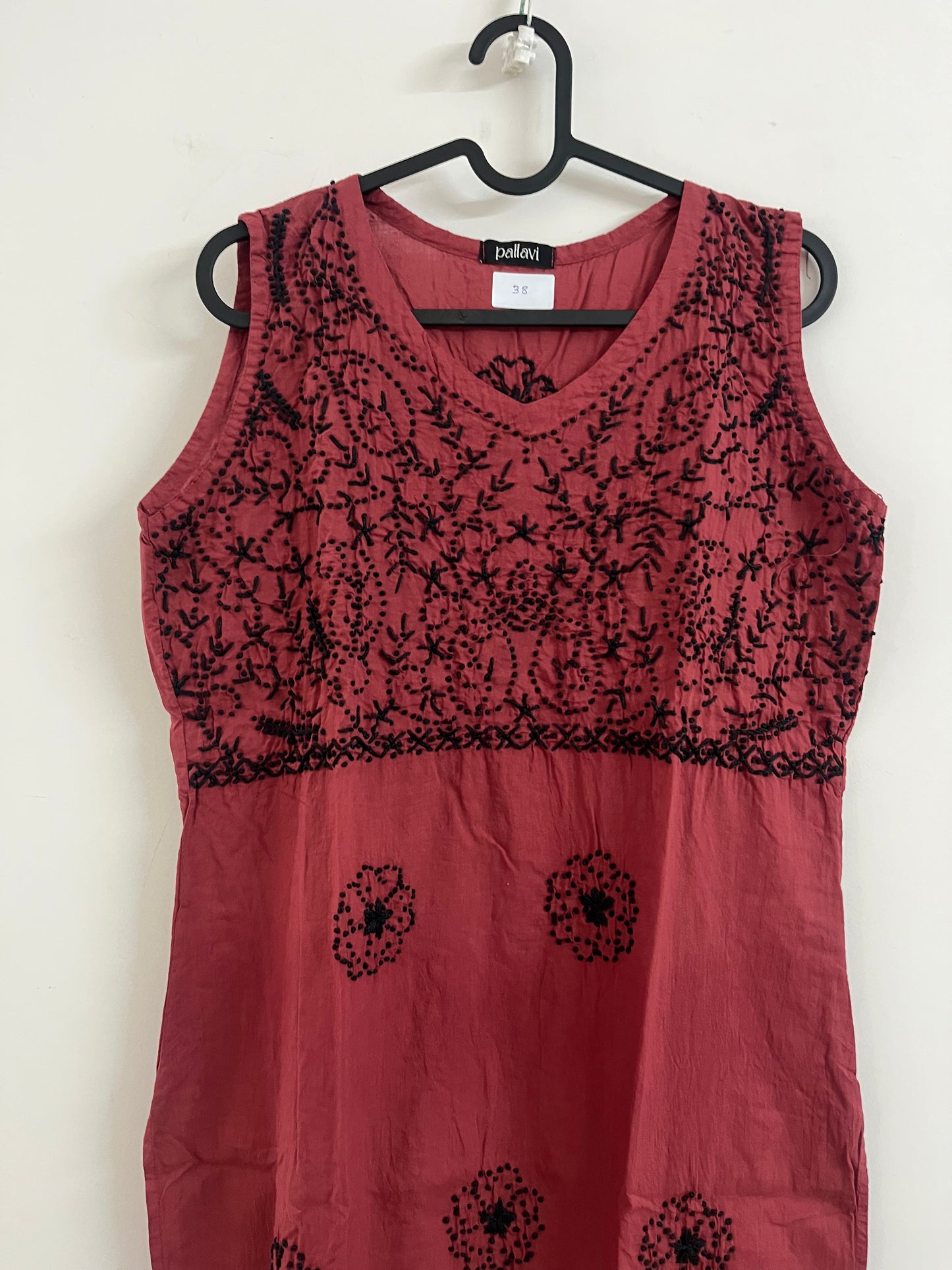 Sleeveless Straight kurti - Black knots on Brick Red