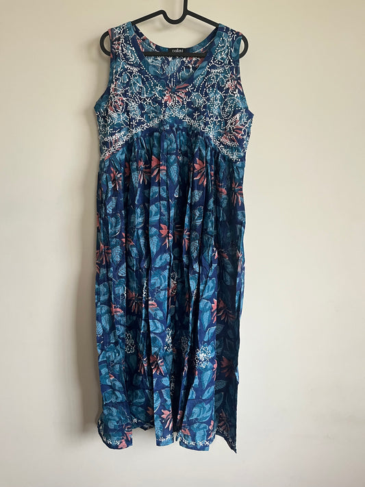 Sleeveless Aliya cut dress (with work on front and back) - Neelima