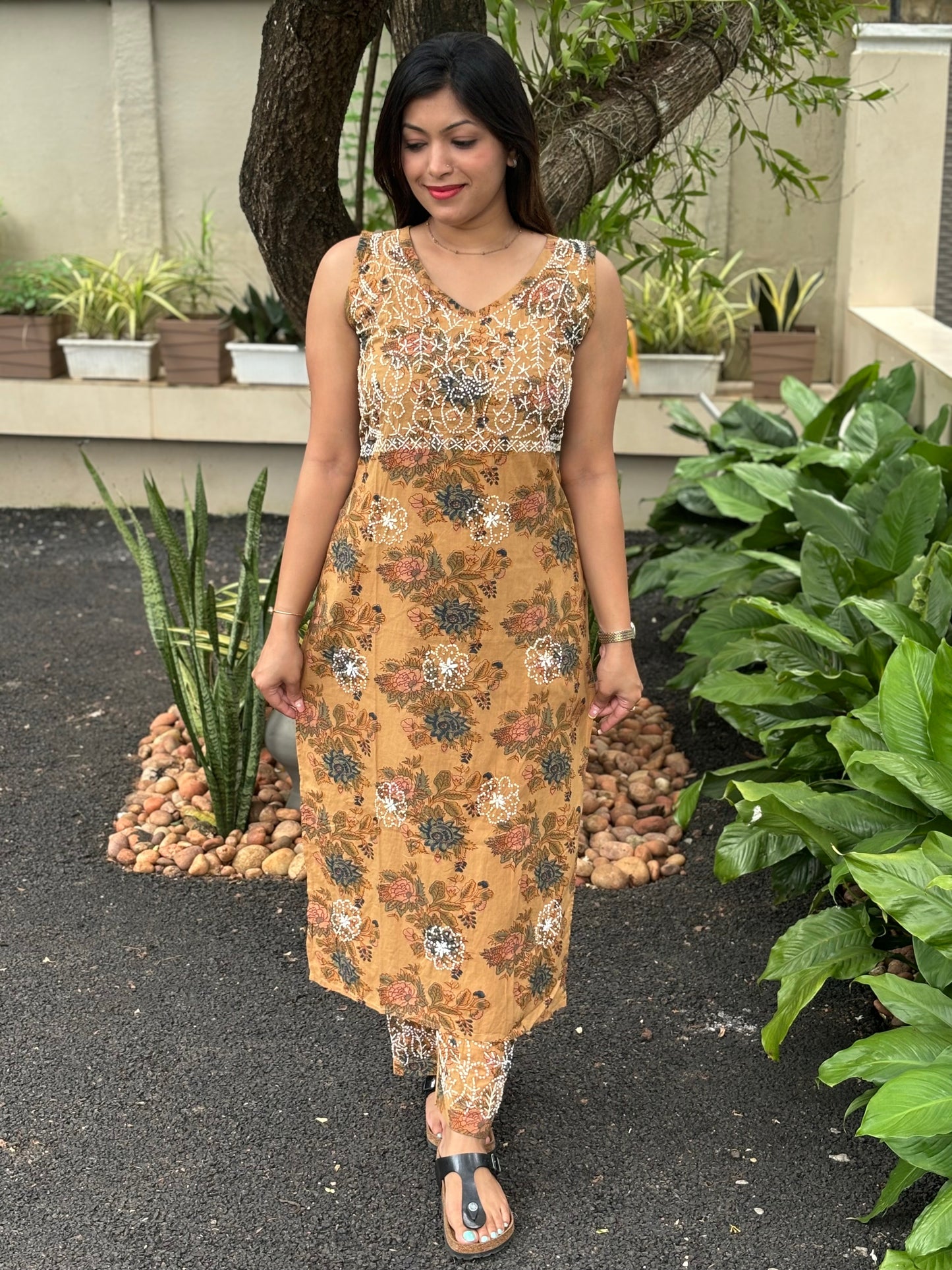 Straight Kurti and pant (Sleeveless) PRE-ORDER - Vanya