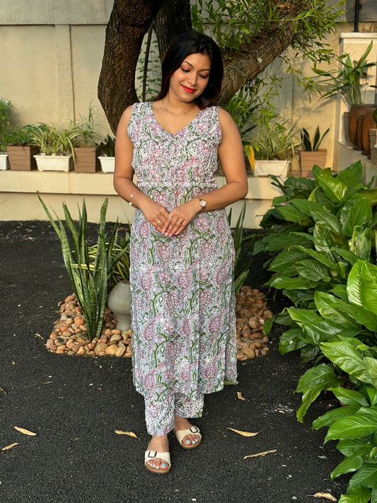 Straight Kurti Sleeveless PRE-ORDER - Sitara