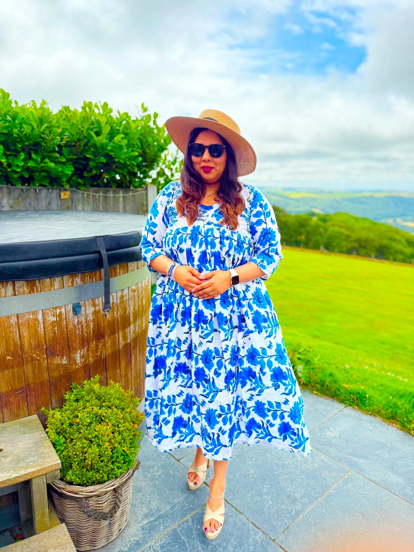 Aliya Cut Dress - Floral Blue