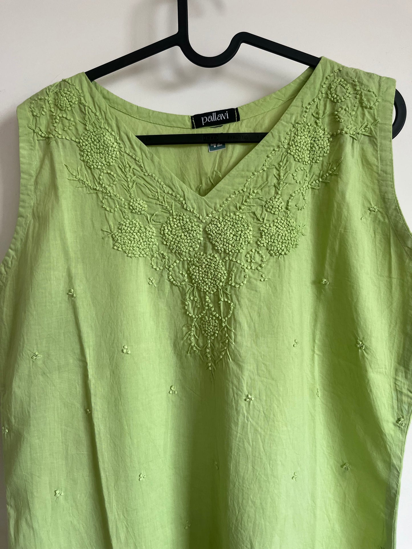 Straight Kurti and pant (Sleeveless) - Pista green