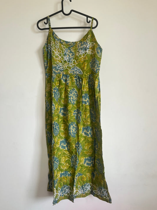 Garden whispers  Dress- Bluebelle