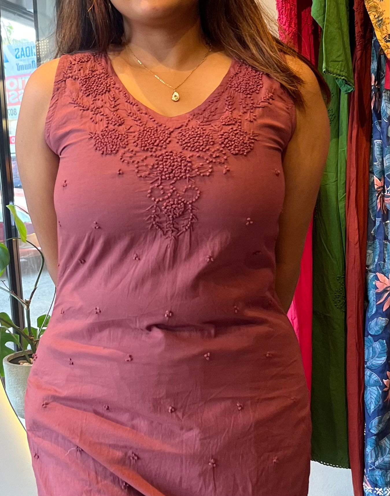 Sleeveless Straight Kurti and pant - Dark chikku