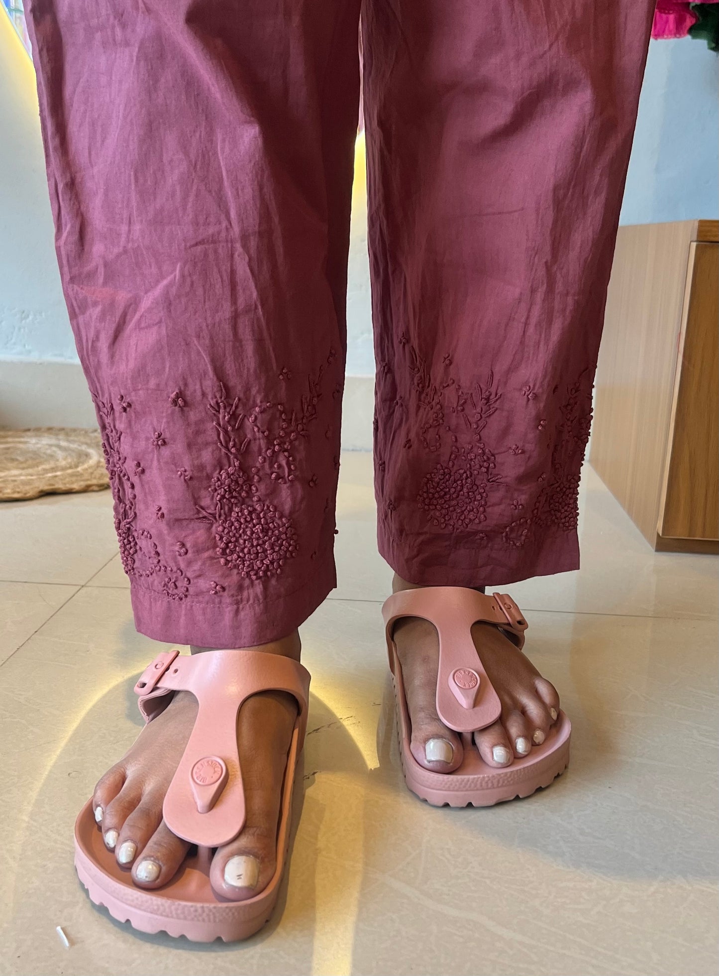 Sleeveless Straight Kurti and pant - Dark chikku