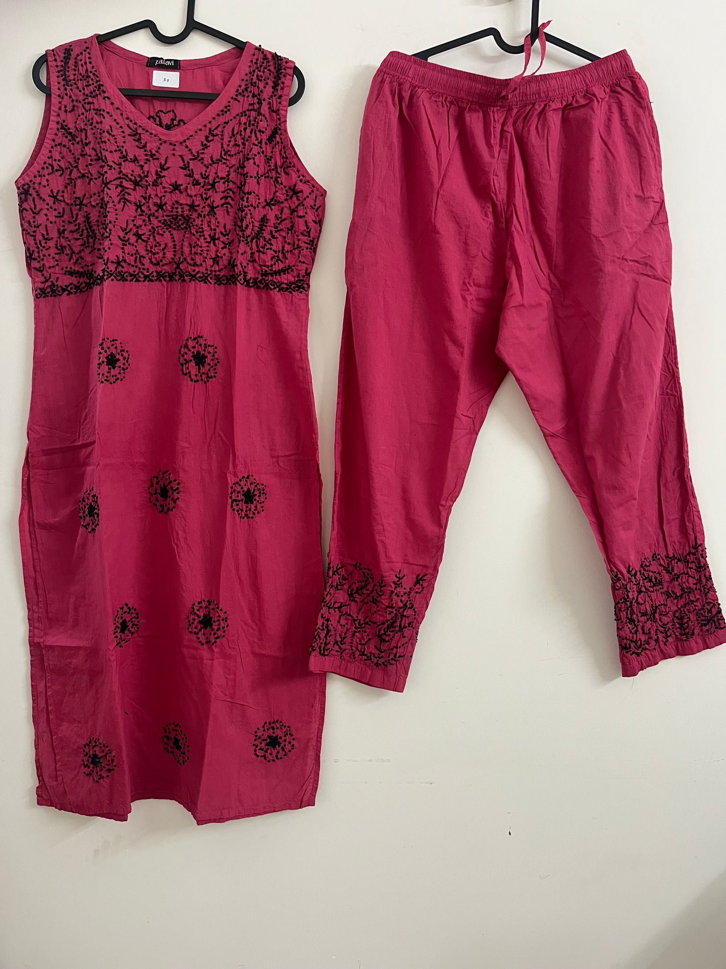 Sleeveless Straight Kurti and Pant (co-ord set) - Black knote on Pink