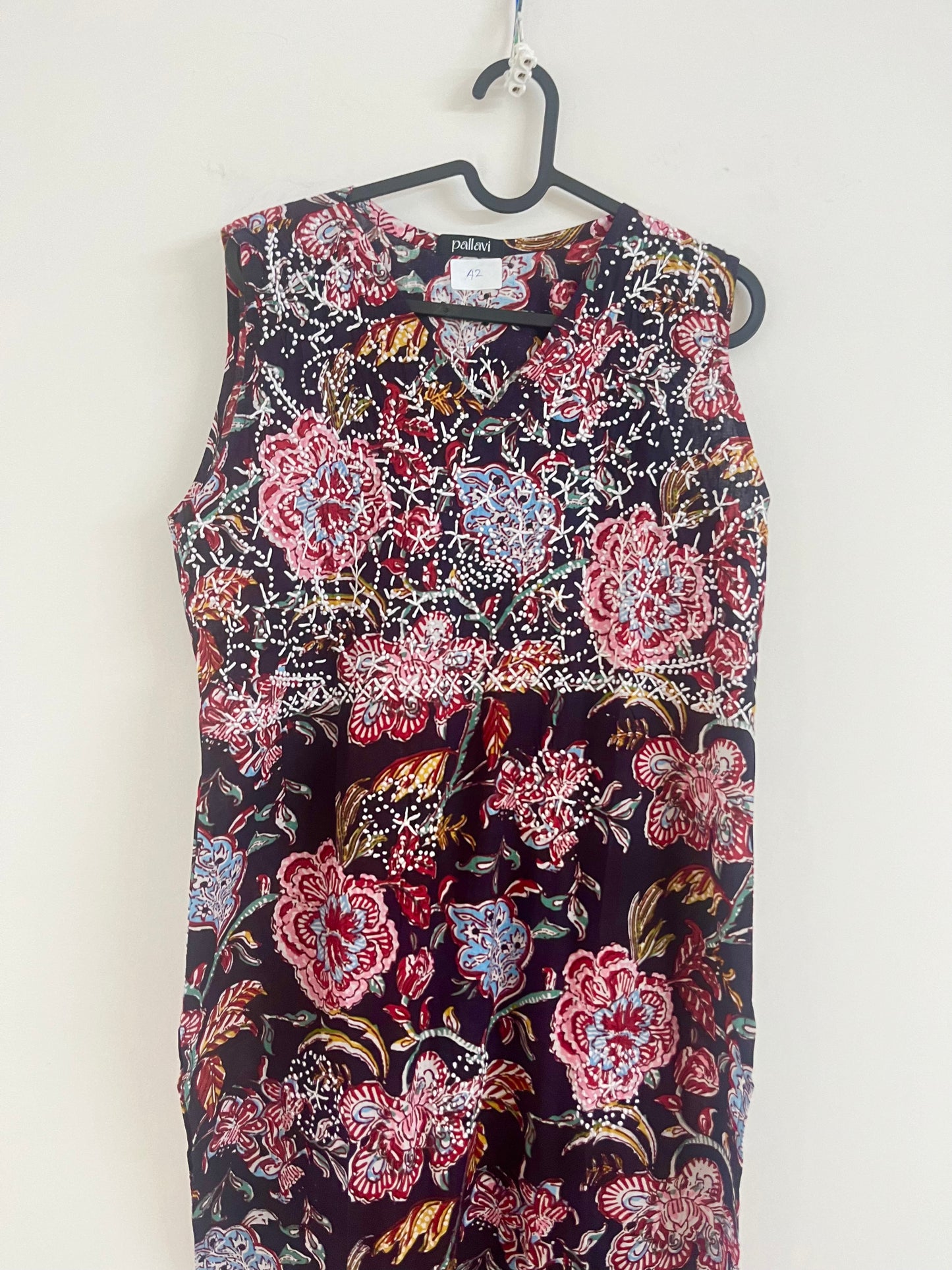 Straight Kurti Sleeveless - Floral Black